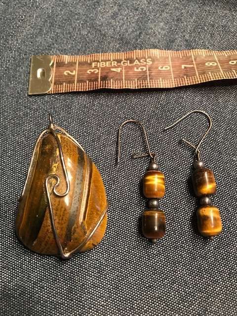 Zestaw biżuterii z kamieniem tygrysie oko, wisiorek kolczyki