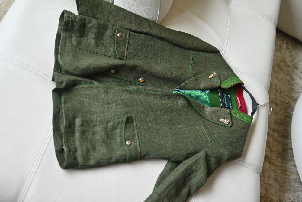 Чоловічий льняний піджак, зроблений в Австрії (розмір L)