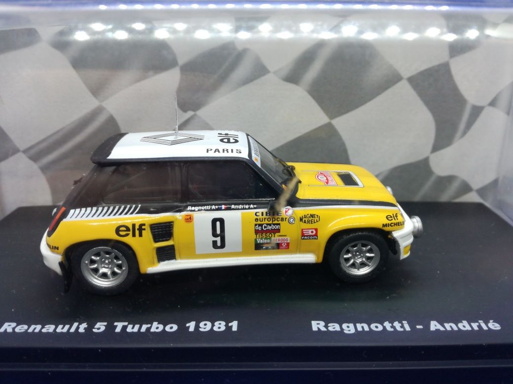 N. 65 Miniaturas 1/43 Renault 5 e 4 CV em estado novo