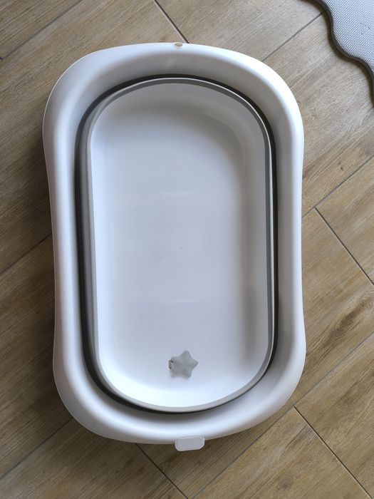 Wanienka składana dla niemowląt i noworodków z hamakiem i termometrem