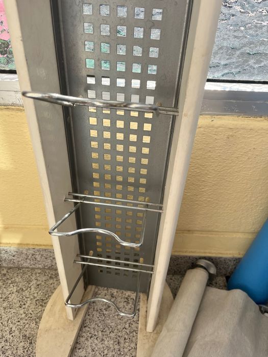 Estante porta cds com 1 metro de altura