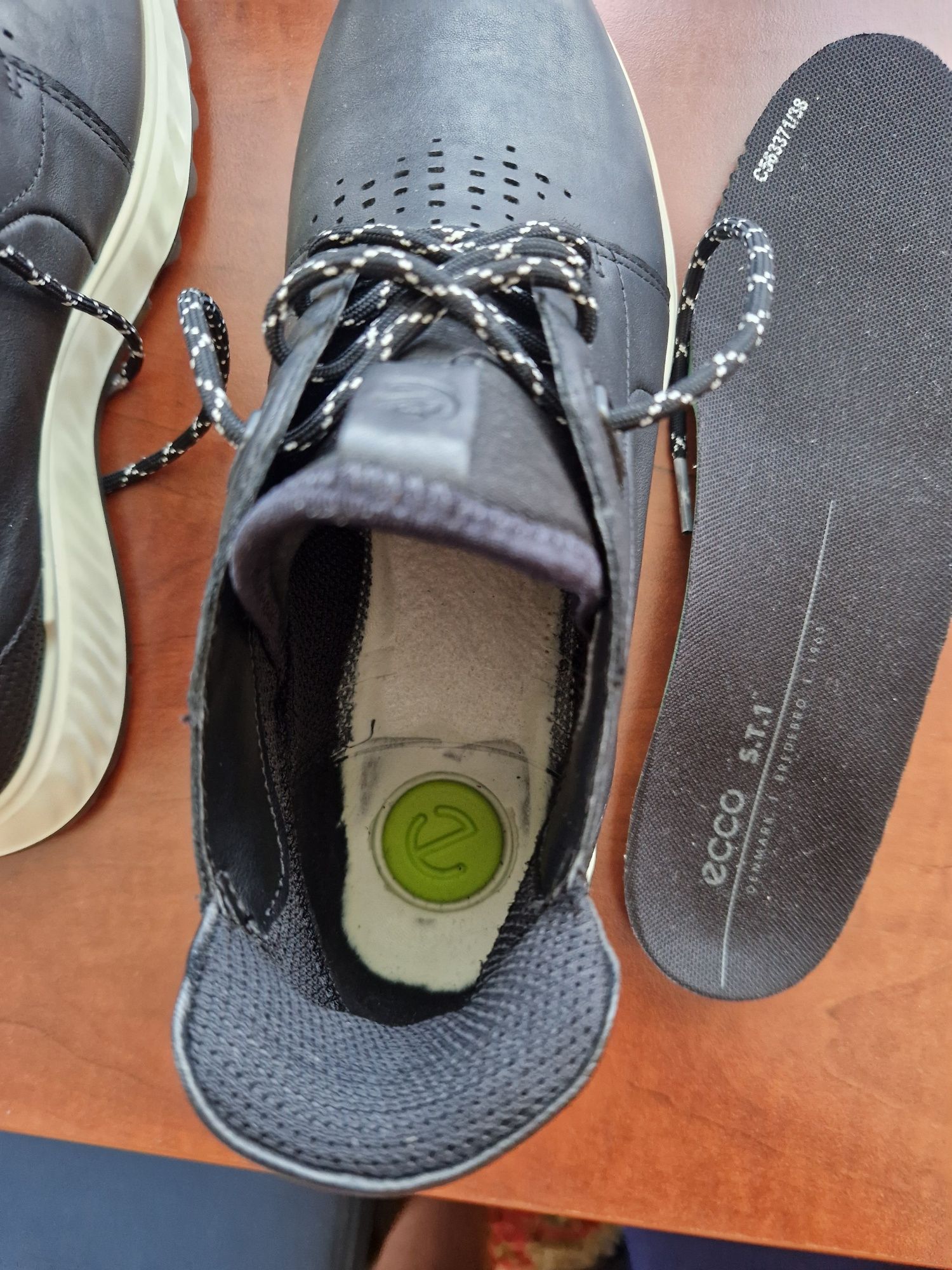 Buty damskie Ecco 38, Shock Thru
