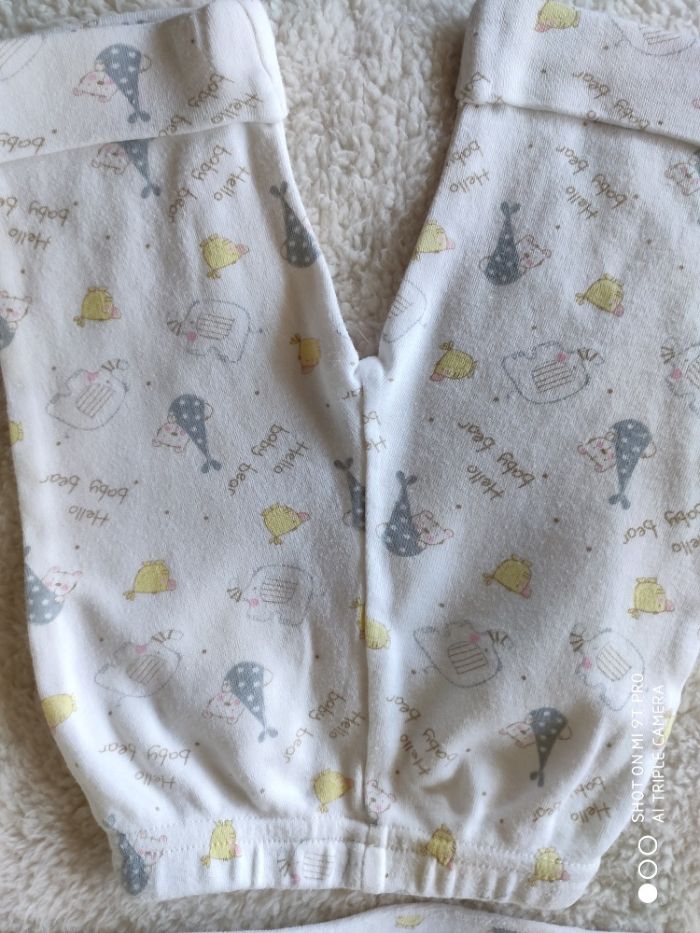 Zestaw ubranek 0-3 m kaftanik, body, spodenki, czapeczka, +GRATIS