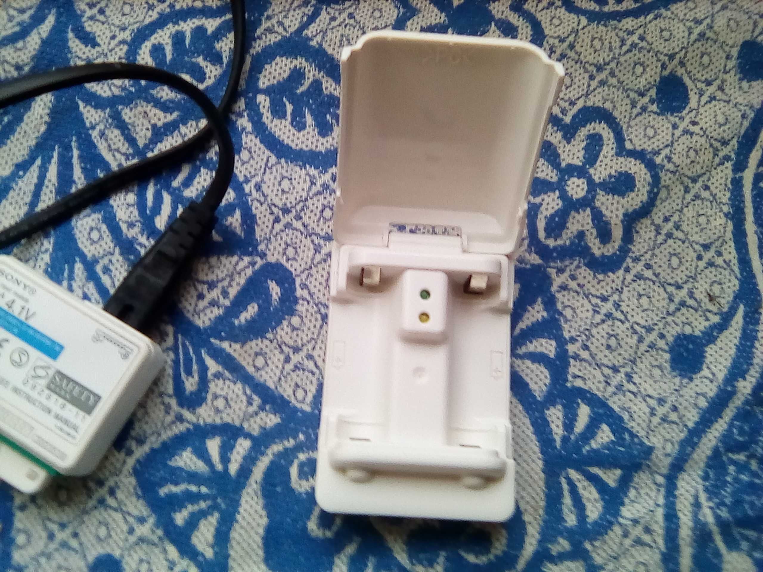 Зарядний пристрій Sony 2*AA, повербанк,  USB блок живлення 5 вольт!
