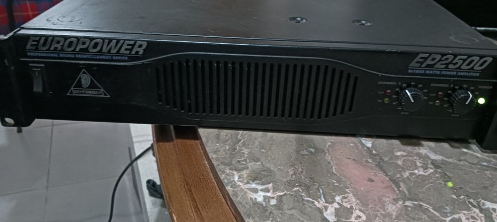 Amplificador 2500W como novo