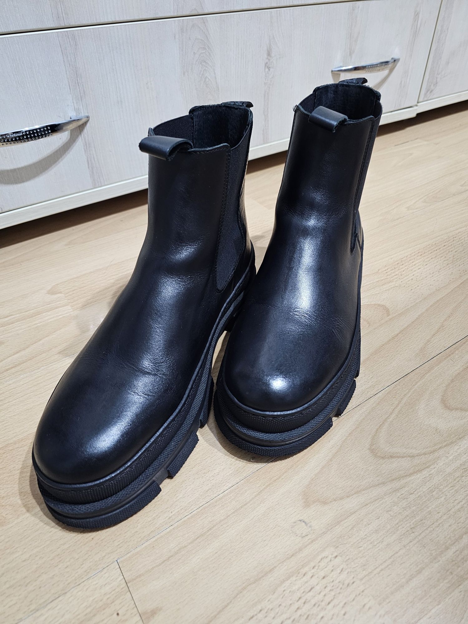 Steve Madden botki r.44