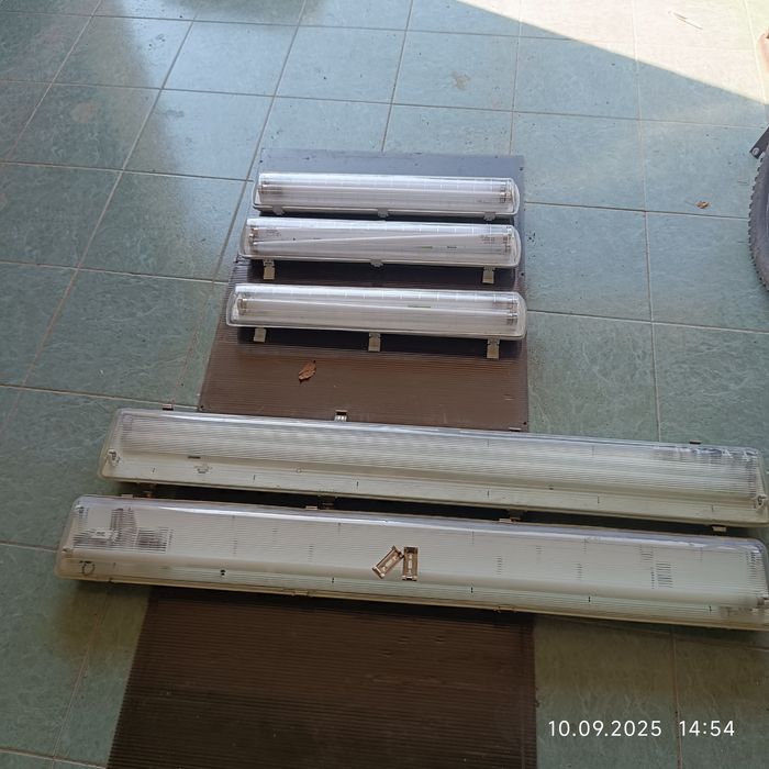 Oprawa hermetyczna świetlówki do garażu komplet zestaw