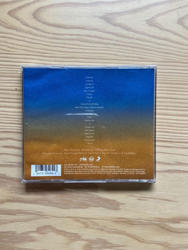 CD artista H.E.R