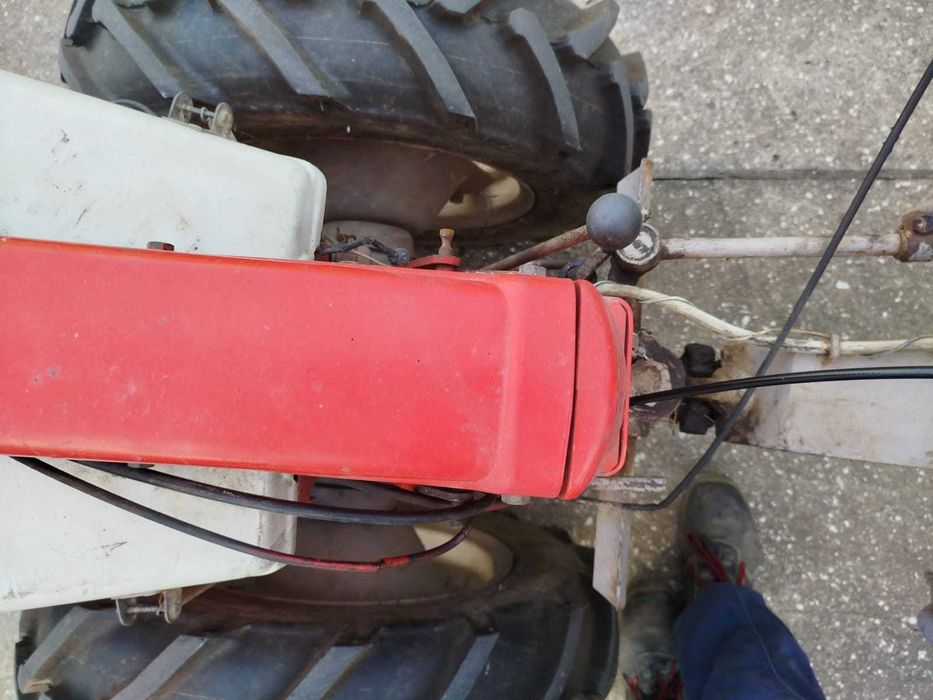 Motocultivador com reboque