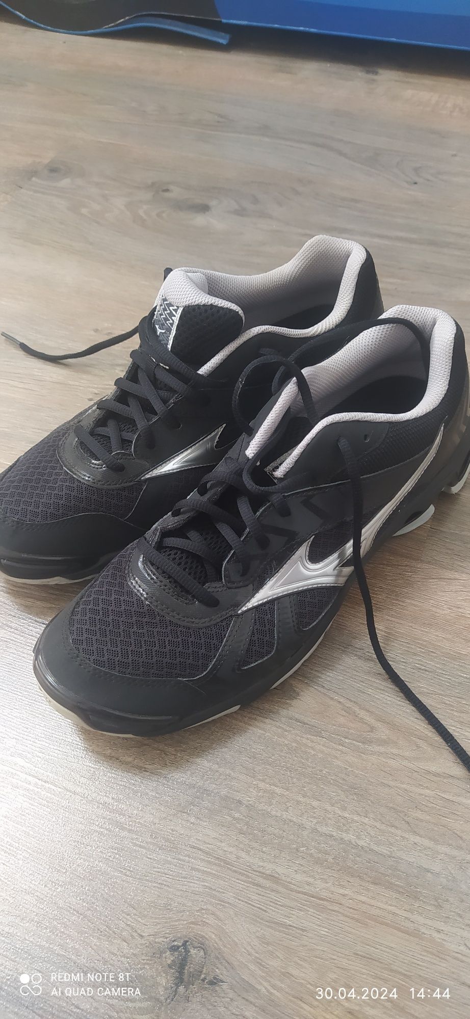 Кроссовки Mizuno Wave Bolt 7