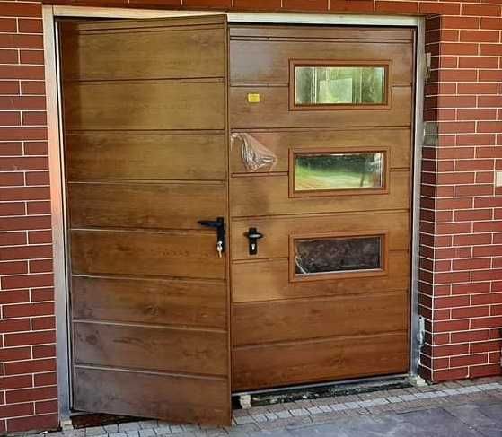 Brama Garażowa Uchylna Dwuskrzydłowa Do Muru Drewnopodobna Producent