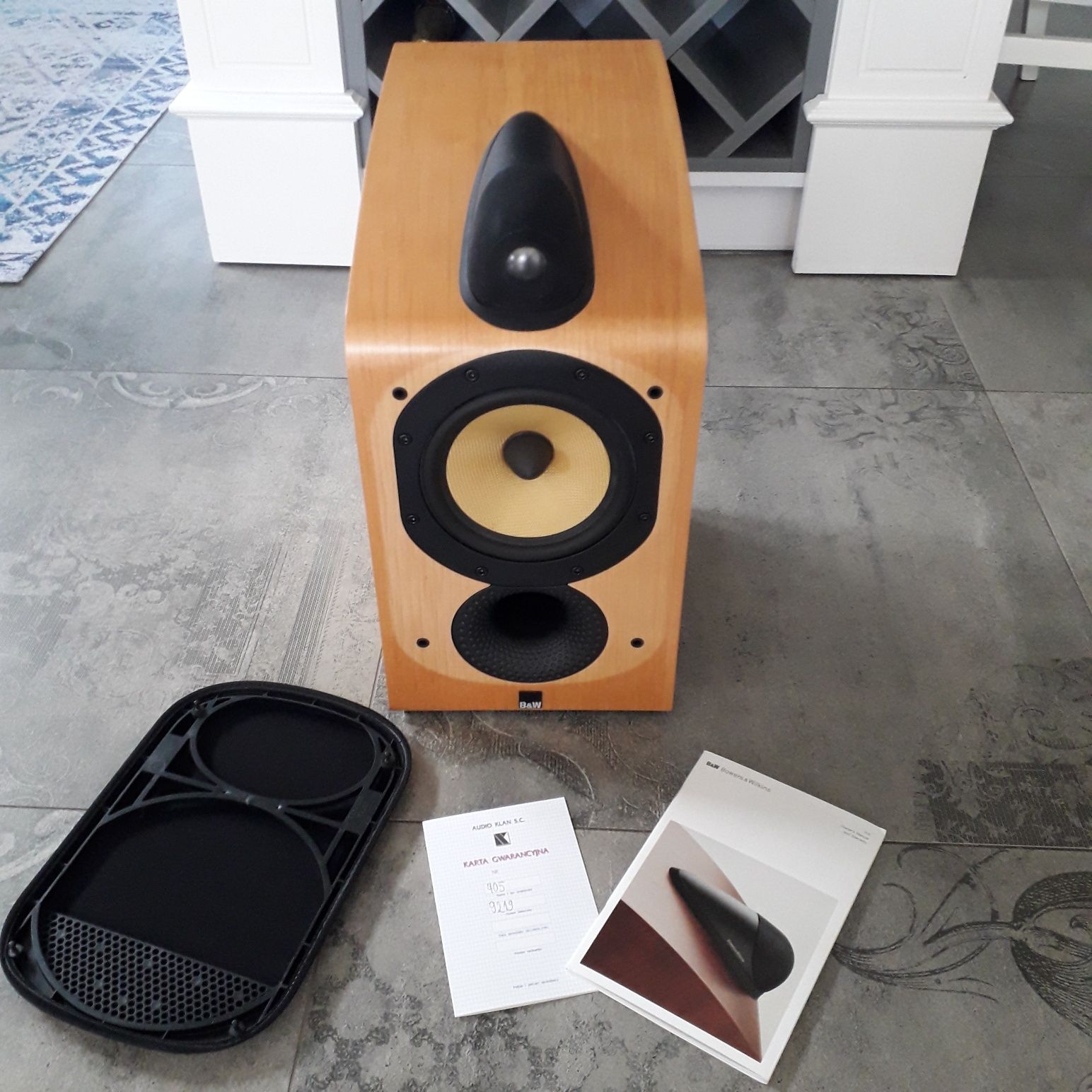 B&W 705 kolumny monitory Bowers & Wilkins stan BDB z 1 rąk