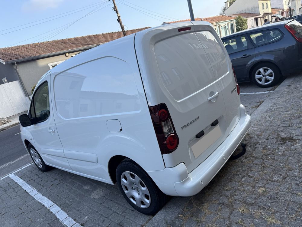 Peugeot Partner - 2013 c/ GPS - Full Extras (tipo Citroen Berlingo)
