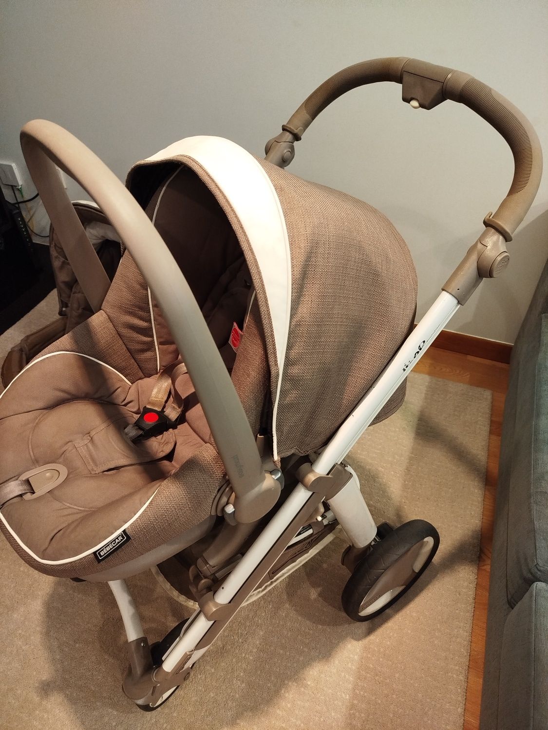 Carinho de passeio Bébécar - Modelo Ip-Op