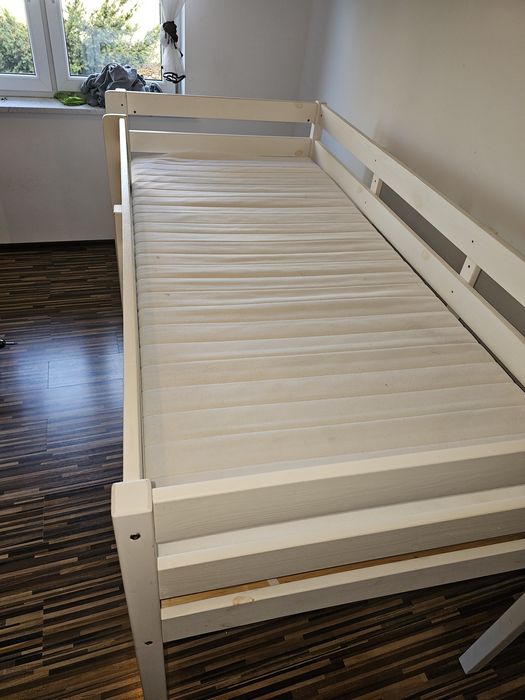 Łóżko piętrowe z materacem ikea