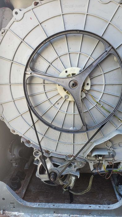 Продам пральну стиральную машину Whirpool