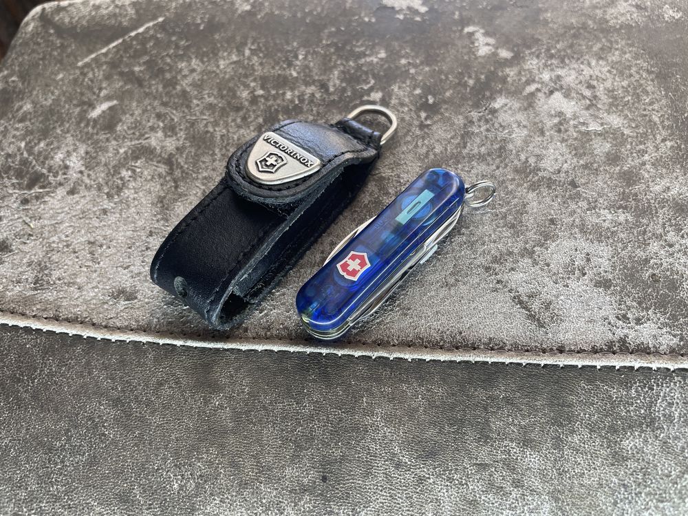 Нож Victorinox “Midnite Manager”