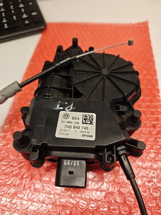 Domykacz dociągacz zamka Sharan Alhambra