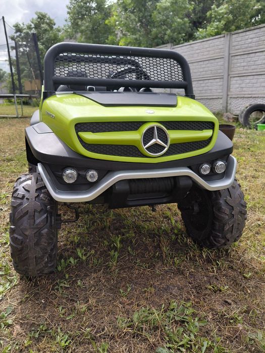 Дитячий двомісний електромобіль Mercedes Unimog