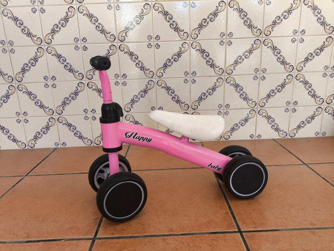 Bicicleta pequena bebé