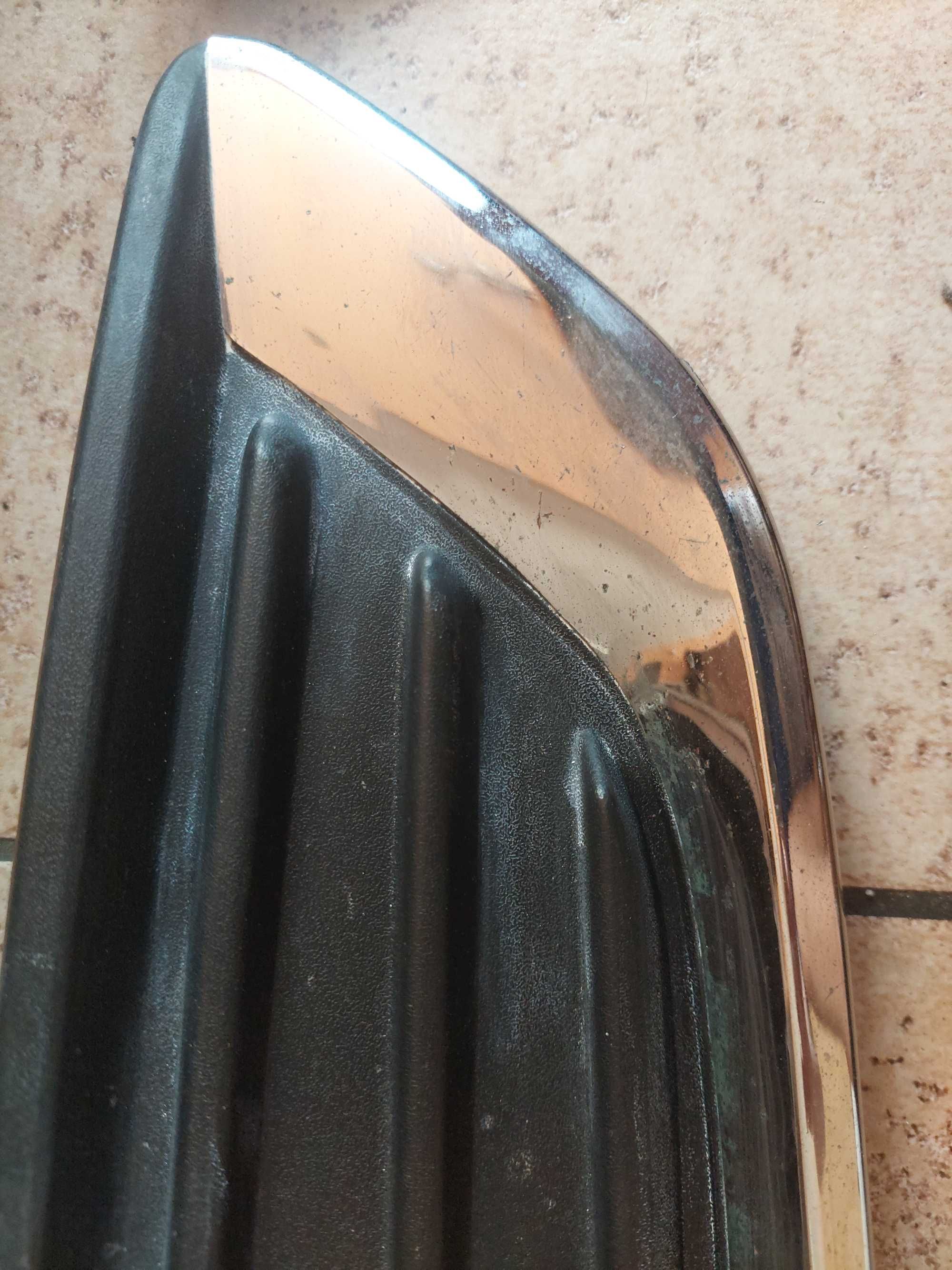 Ford Focus MK3 LIFT atrapa grill , kratka halogenu chrom