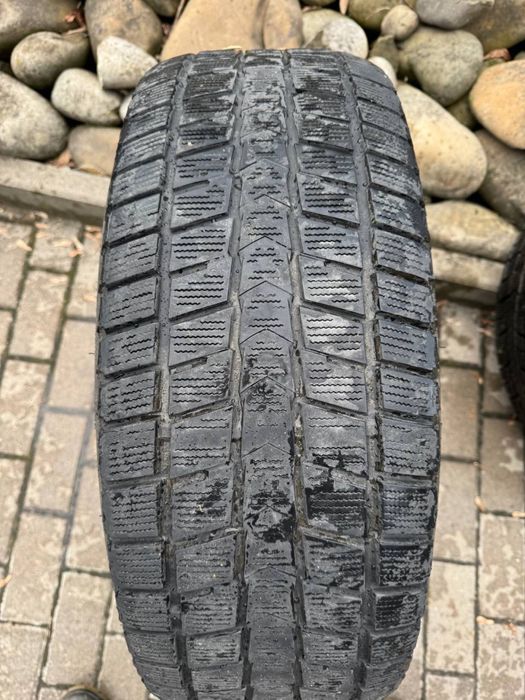 Продам комплект зимової гуми 265/65R17 Nexen у дуже гарному стані