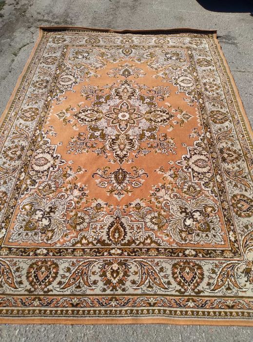 Продам килим 3 на 2 бу ,самовивіз