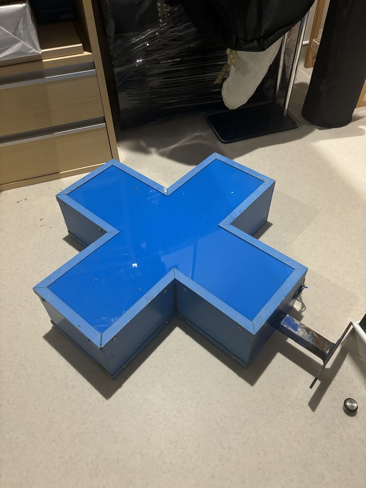 Cruz parafarmacia com led