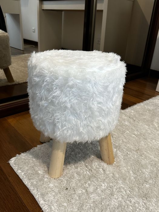 Banco Pequeno marca JYSK