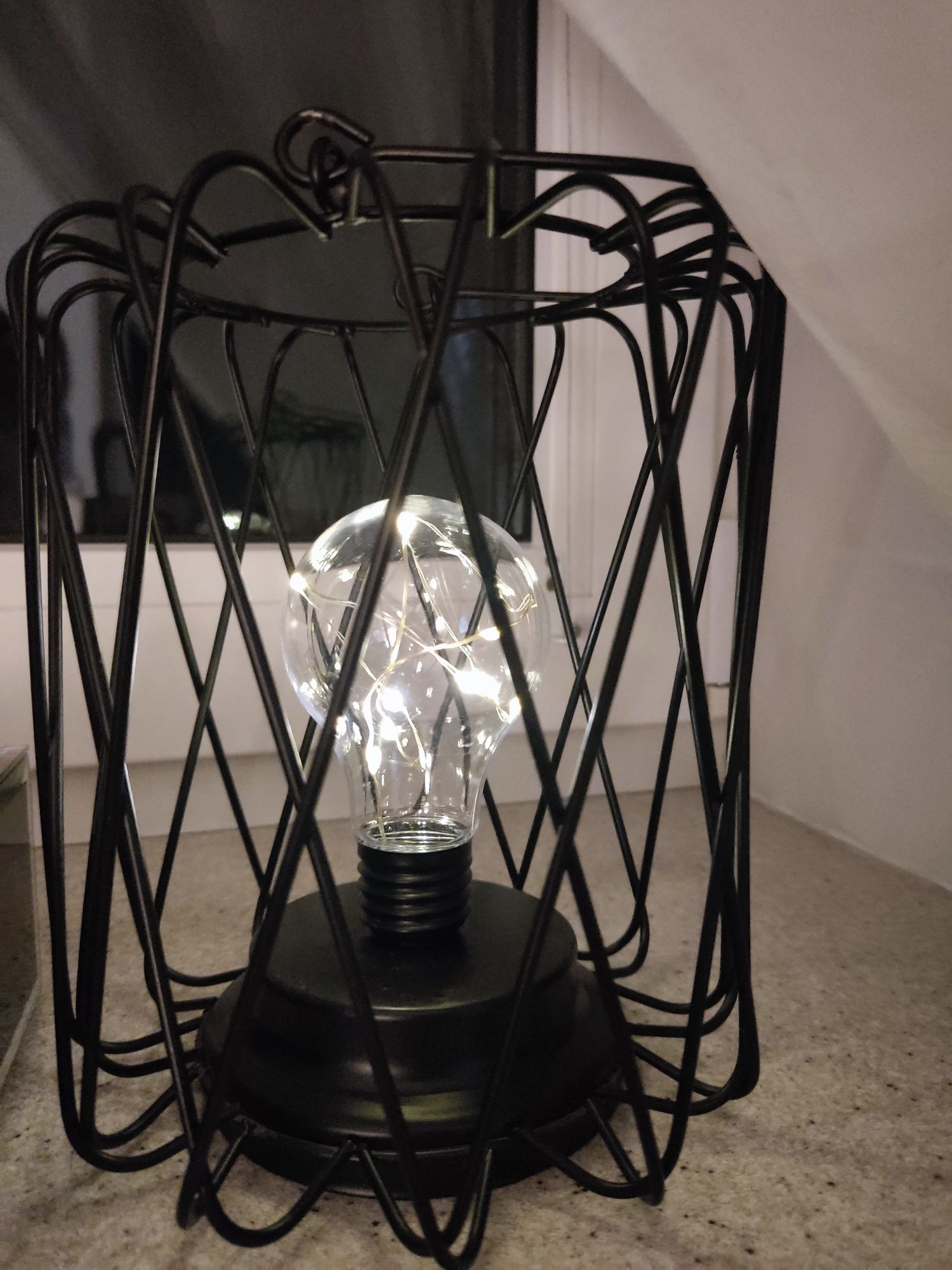 Sprzedam lampkę LED