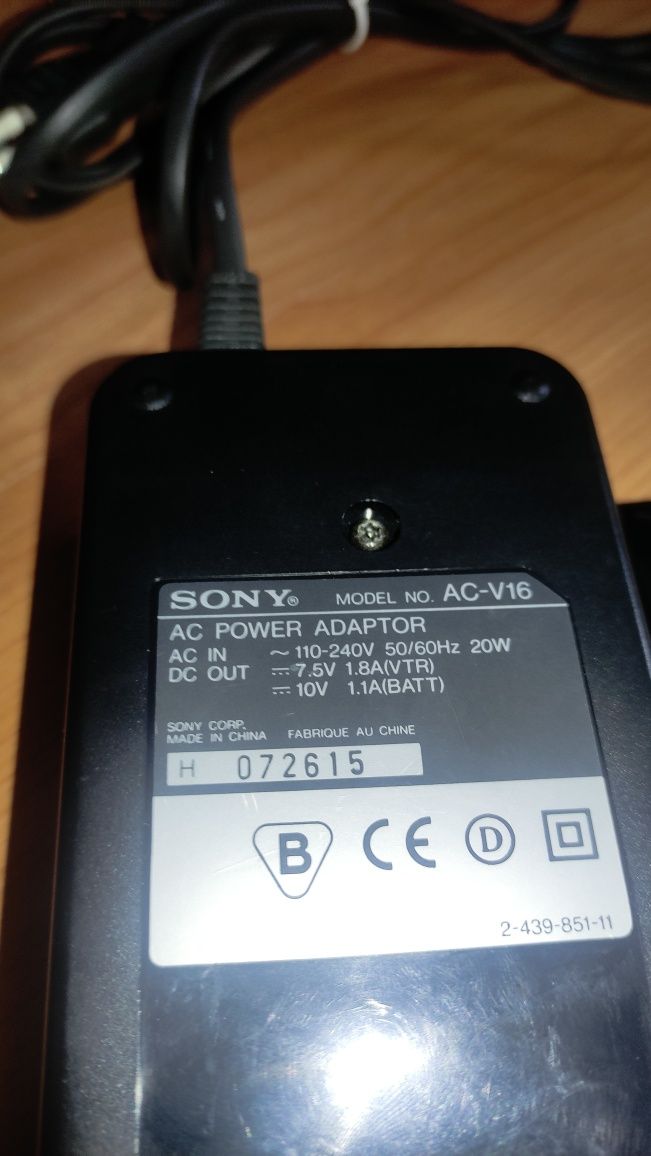 Carregar Sony AC-V16 de Câmara de Filmar