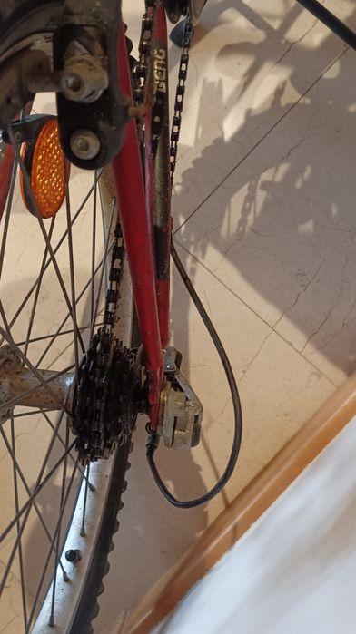 Bicicleta com mudanças roda 20