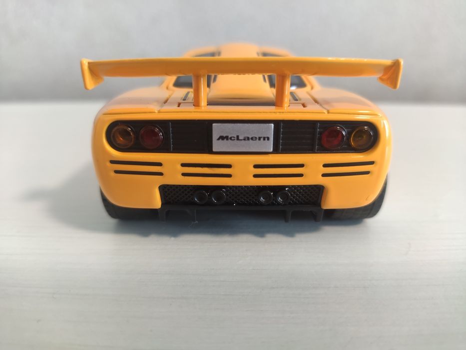 McLaren F1 в масштабі 1:32
