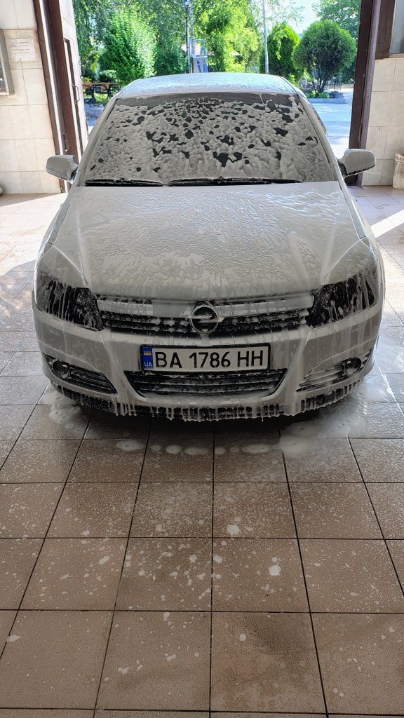 Opel Astra H 1.6 бензин