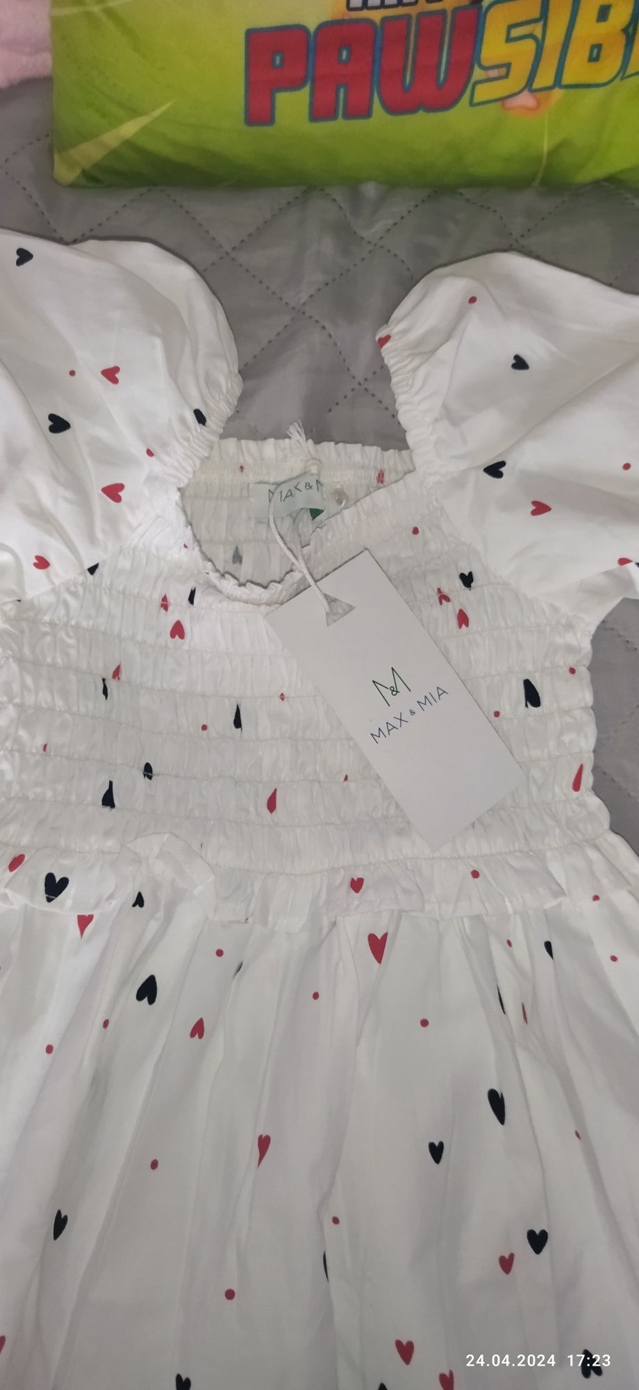 Nowa Biała sukienka w serduszka z firmy Max&Mia roz 104