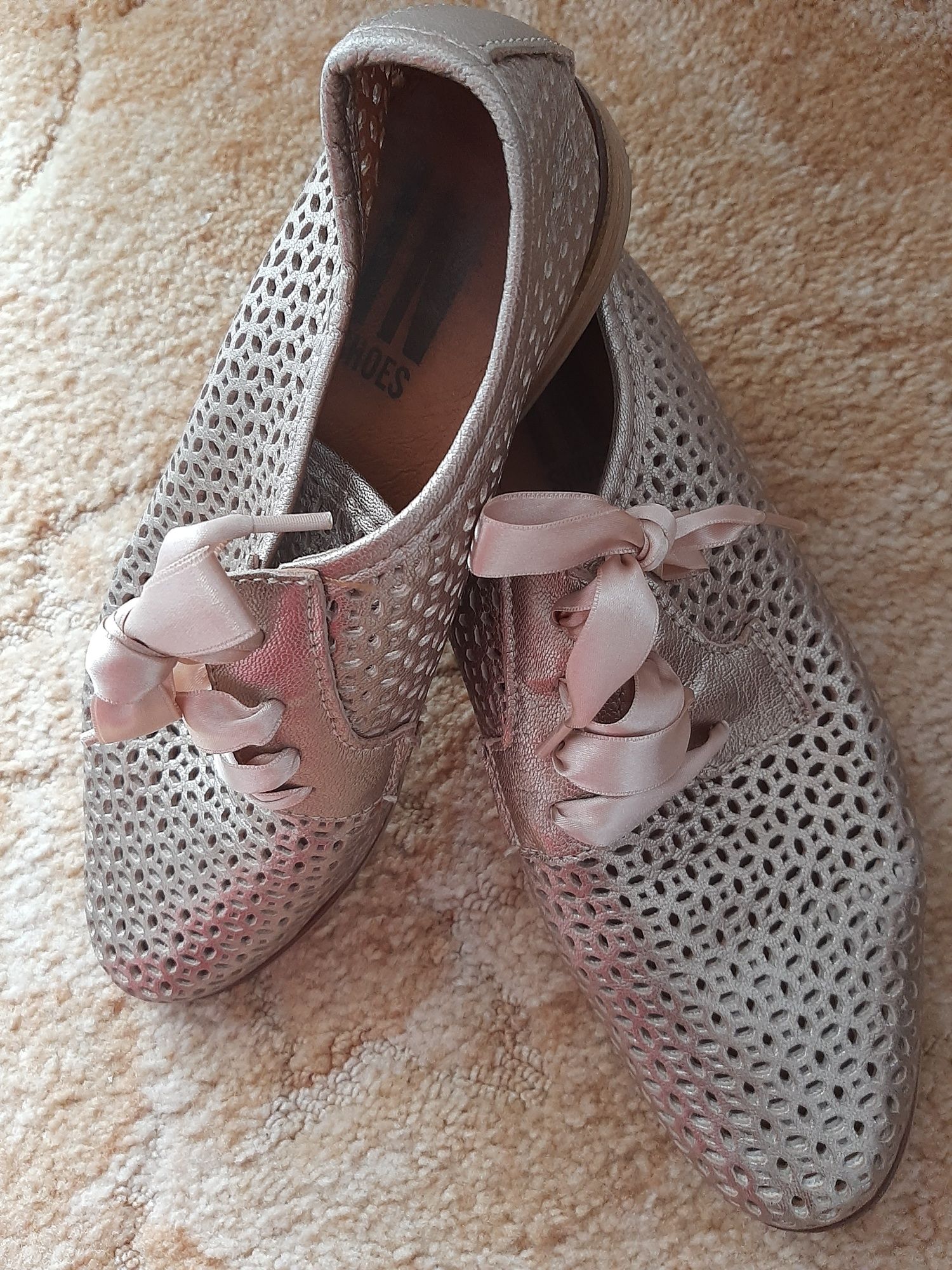 Sapatos n 39 dourados