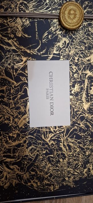 Luksusowe Pudełko Dior z Magnetycznym Zamknięciem – Edycja Limitowana