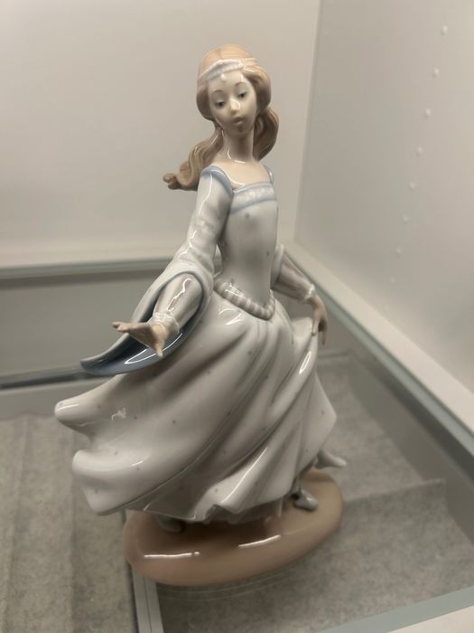Lladró - Vintage Cinderella - 4828