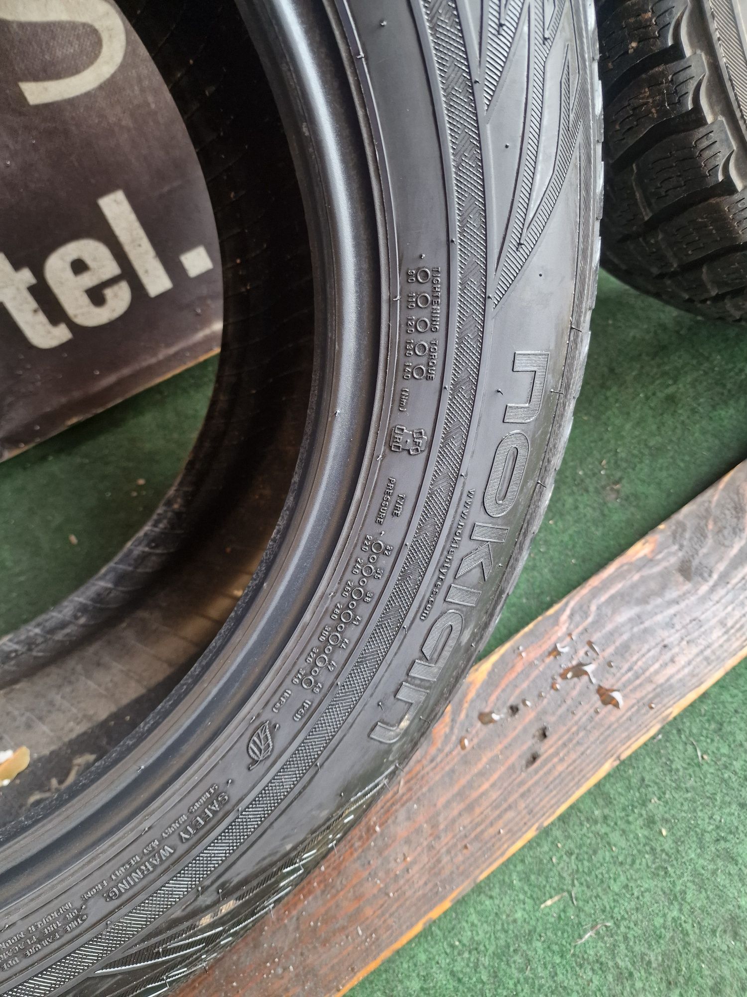 Opony zimowe 225/60/17 Nokian Para 6.5mm