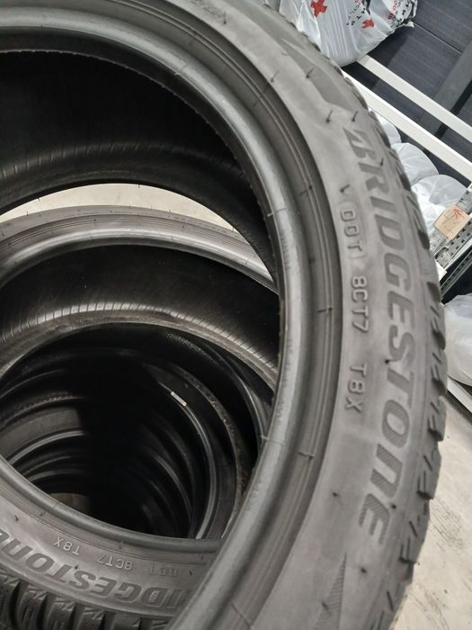 Зимові Шини БВ 225/40 R18 - BRIDGESTONE - Blizzak LM-001  Склад