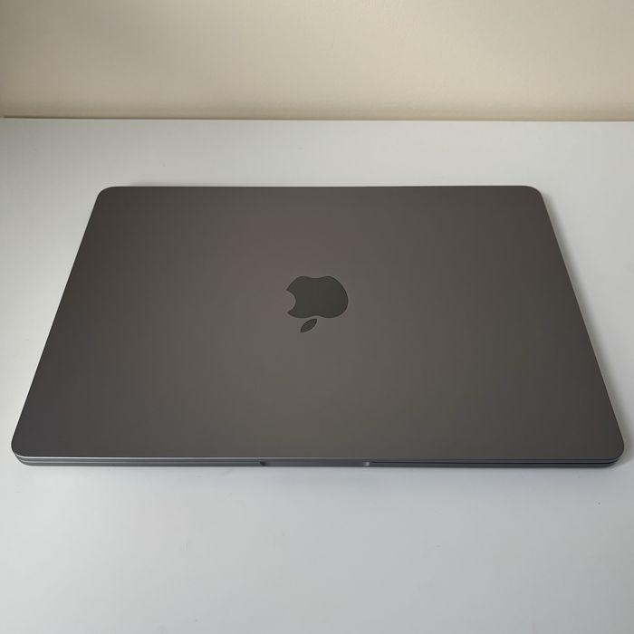 MacBook Air 13,6" M2 Gwiezdna Szarość
