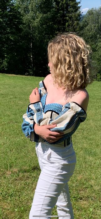 Вишитий корсет.