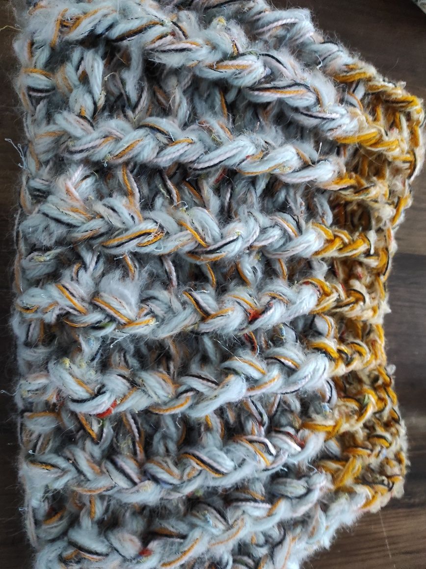 Gola de crochet feita a mao