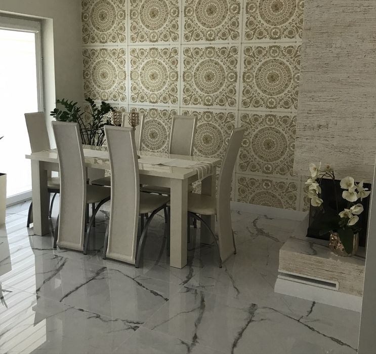 Ława ecru lakierowana z 6krzesłami