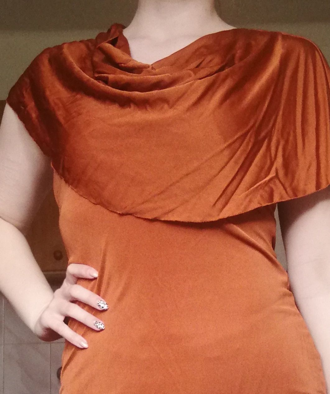 Sukienka damska asos ciekawy krój elegancka Studniówka