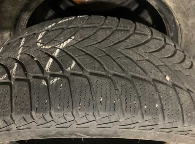 Продам шины Goodyear 225/50/17