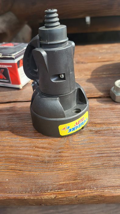 Ремкомплект передней ступицы (левой] Гологены фара fek ddr wartburg tr