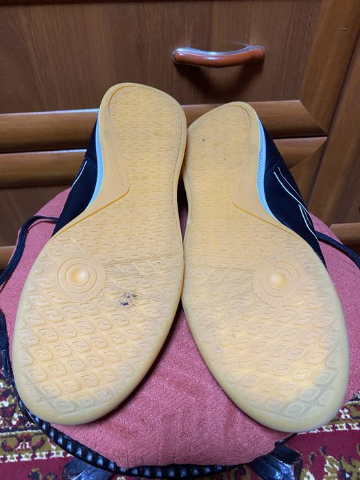 Продається футзальне взуття Pro Touch Classic II IN