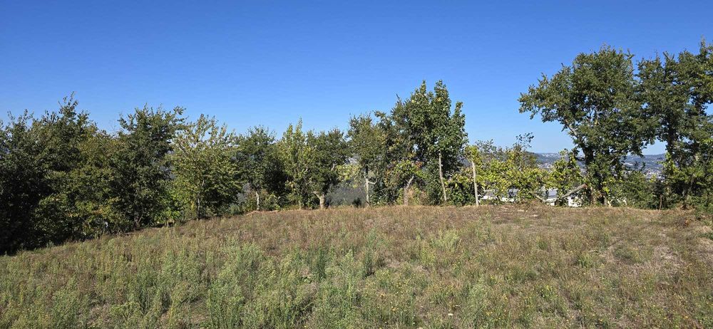 Terreno com excelente potencial de construção até 2 moradias