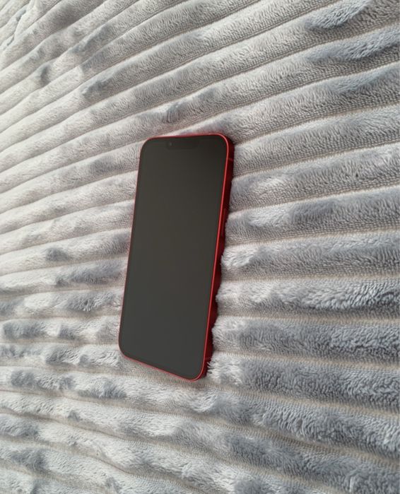 iPhone 13 92% kondycji, śliczny smartfon
